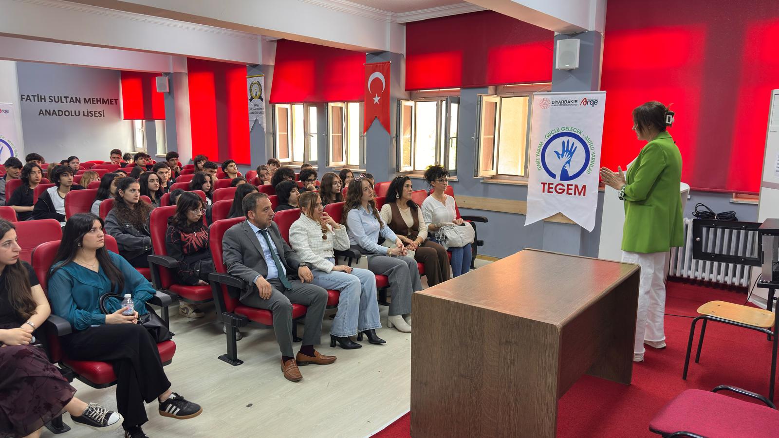 Sanatın Toplumsal Hayata Katkısı” Semineri Gerçekleştirildi